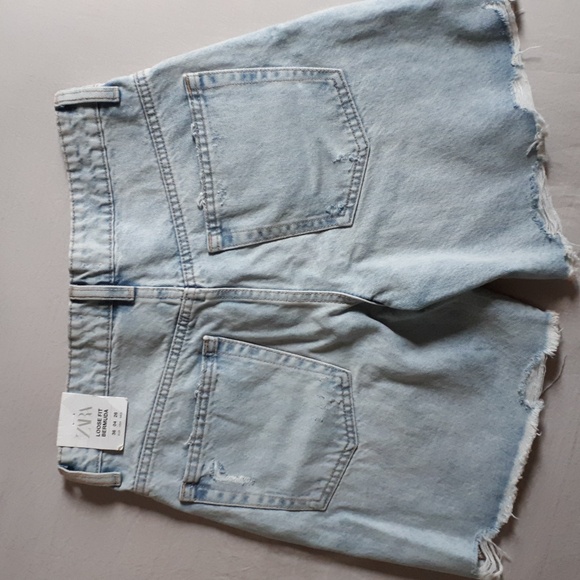 Zara Loose Fit Bermuda Denim Shorts - Picture 3 of 5